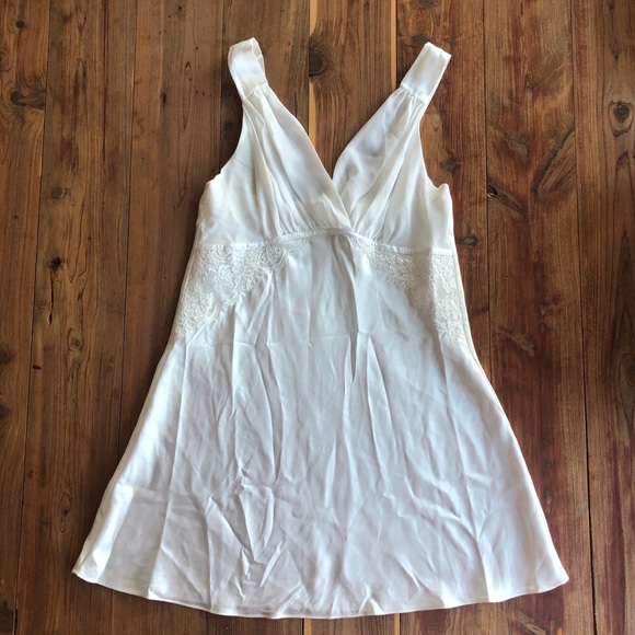 Jones New York Other - Jones New York White Satin Slip & Robe Set NWOT